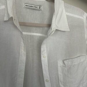 Abercrombie & Fitch women’s Crisp White Button-Down Shirt